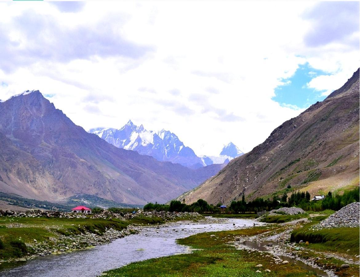 Hotel The Kargil Exterior photo